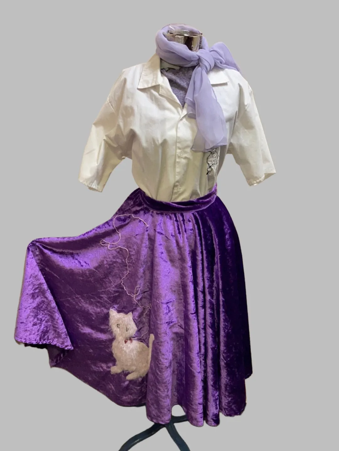 1950's Fifties Poodle Skirts & Outfits - Preowned